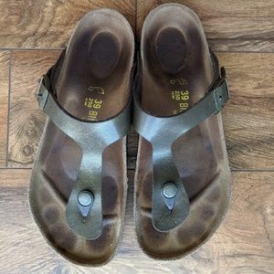 Birkenstock Gizeh Sandal in Golden Brown